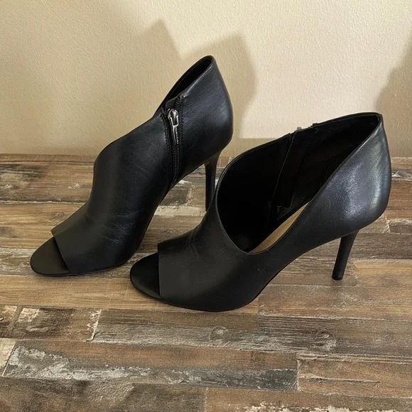 Vince Camuto Black Heeled Peep-Toe Shoes - Picture 2 of 4